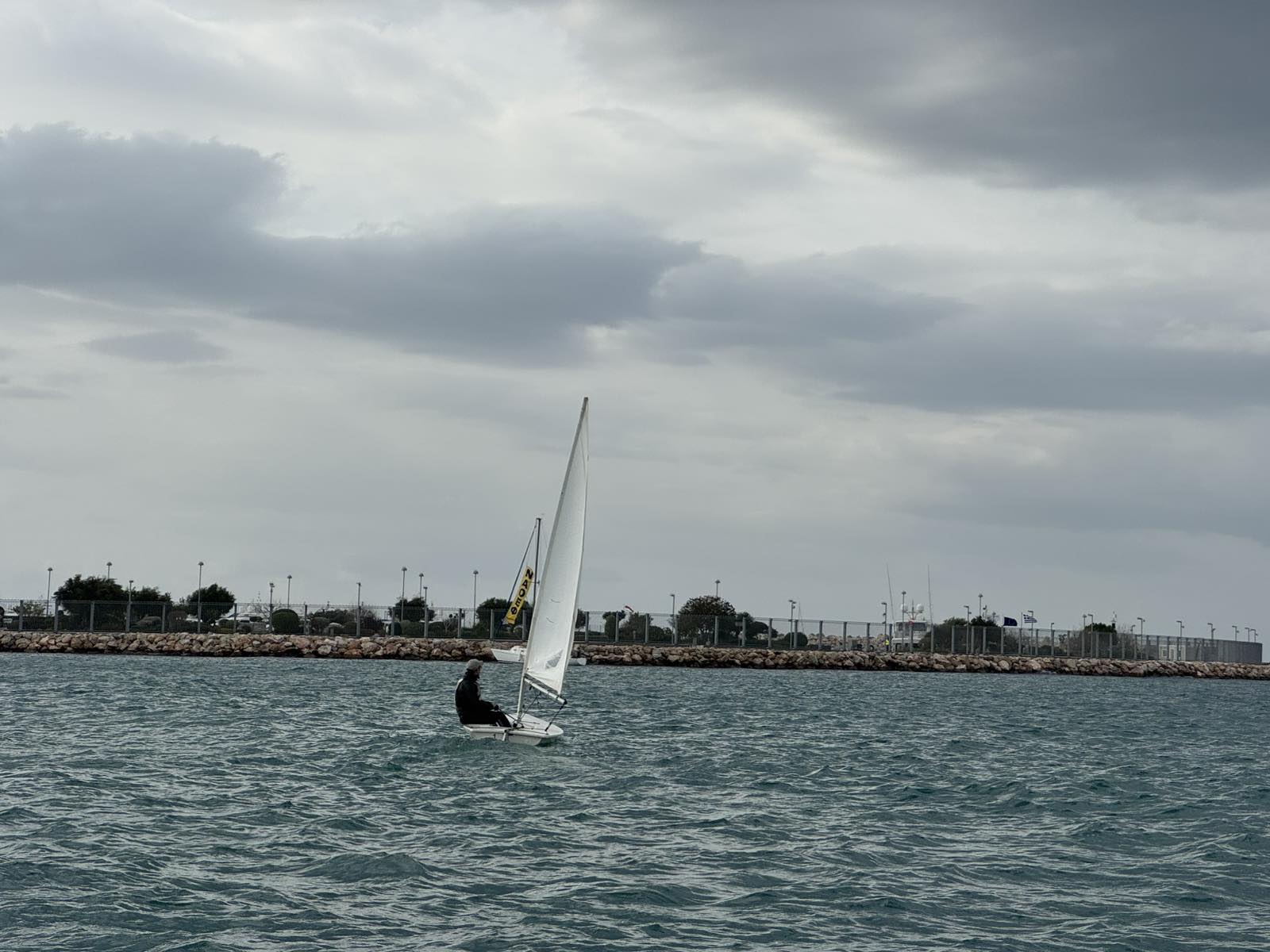 Σημαία NOTK στον άνεμο