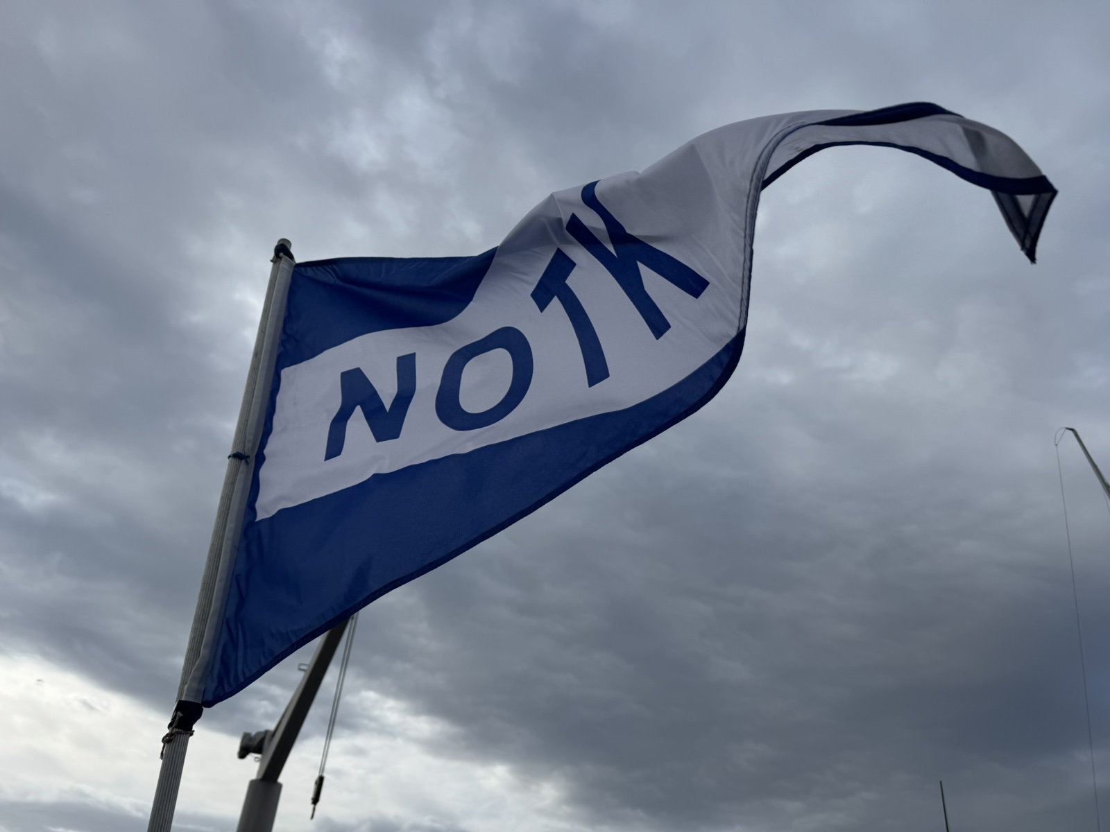 Laser εν πλω με λίγο άνεμο